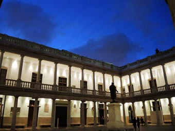 Claustre de La Nau.